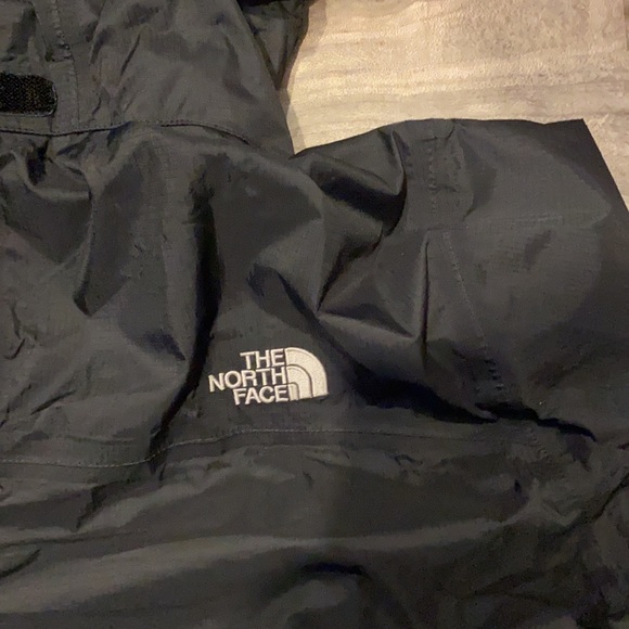 The North Face Windbreaker Zip - Picture 5 of 5